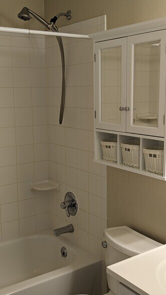 Building Photo - 8715 Garrison Ct