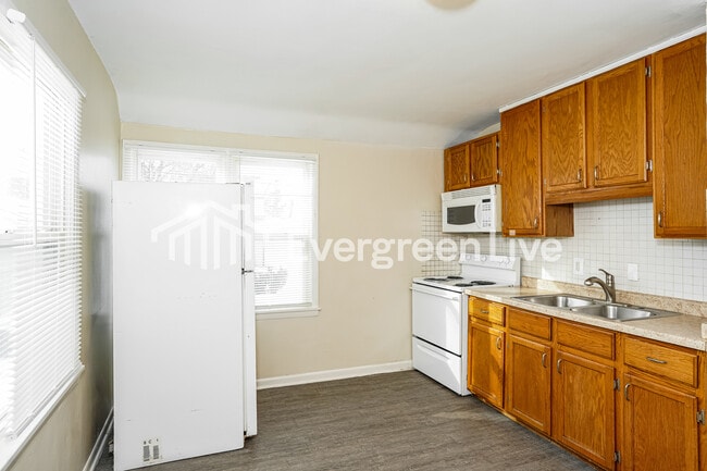 Building Photo - 5055 N 24th St