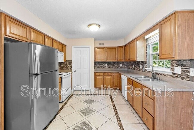 Primary Photo - 8 Cilantro Ct