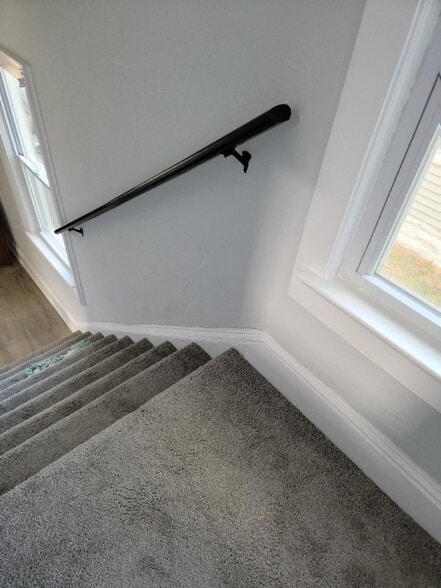 Stairs - 1435 Roycroft Ave