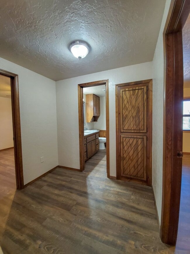 Building Photo - 3 bedroom 2 bath home in Shawnee