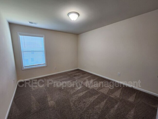 Building Photo - 260 Hyrne Dr