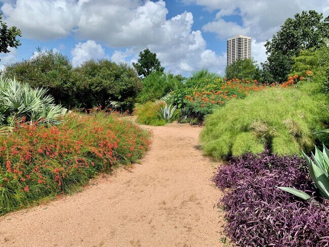 Building Photo - 1205 Autrey St