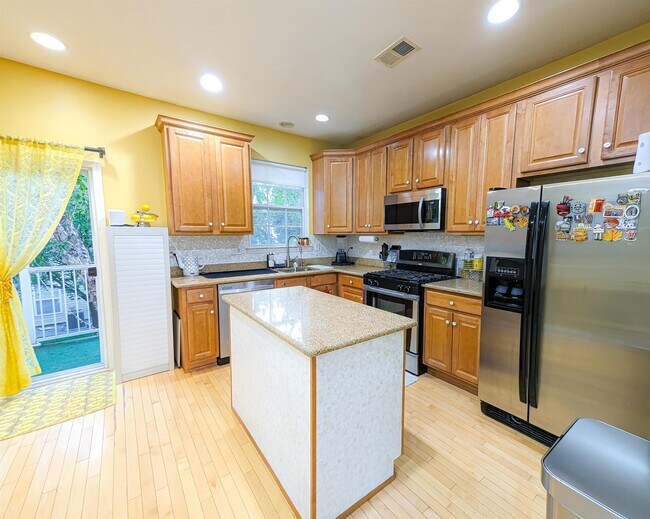 Building Photo - 47 Mallard Pl