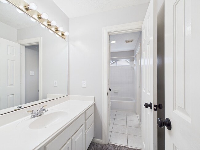 Building Photo - 5006 Fern Garden Ct