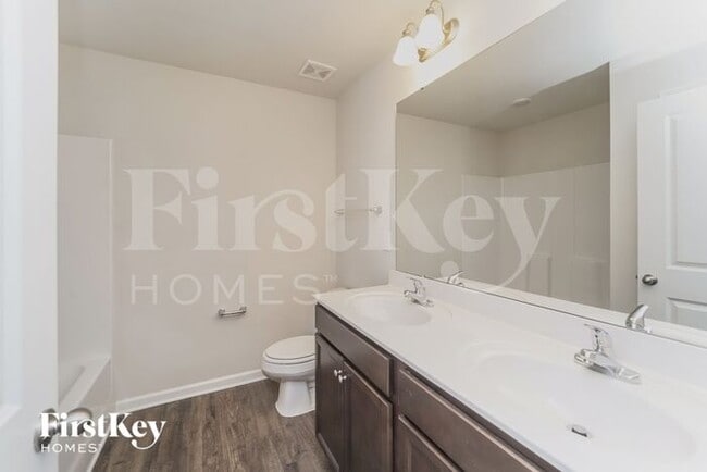 Building Photo - 2094 Cypress Village Dr NW