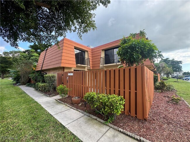 Building Photo - 1708 Park Meadows Dr