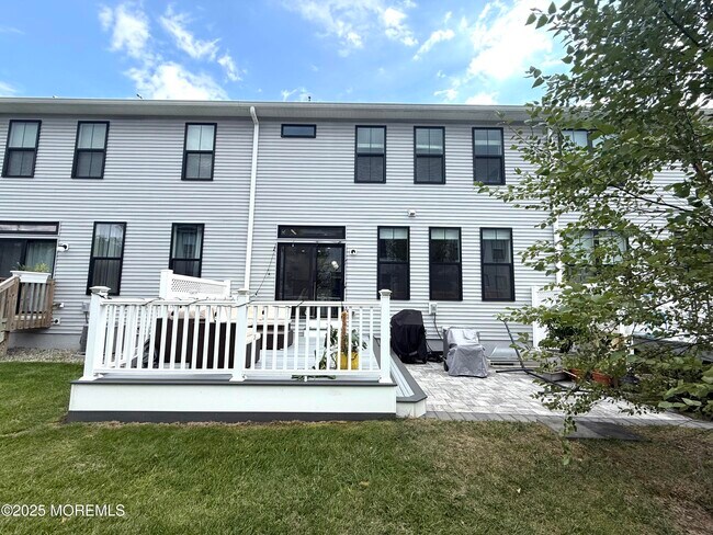 Building Photo - 6 Wisteria Ct