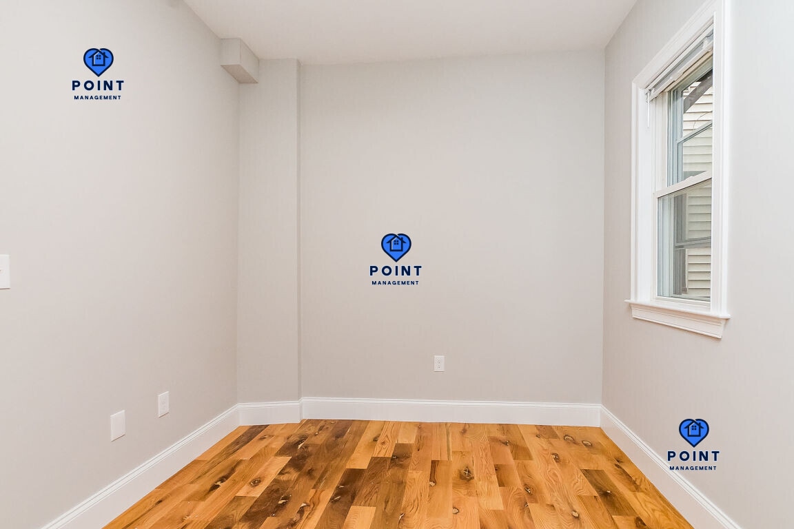 Building Photo - 244 Leyden St