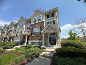Building Photo - 112 Lakeshore Dr