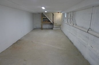 Building Photo - 30 Chestnut St