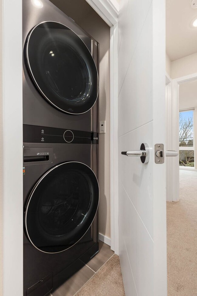 Building Photo - 802 29th Ave S