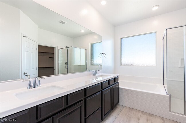 Building Photo - 8142 Skye Vineyard Dr
