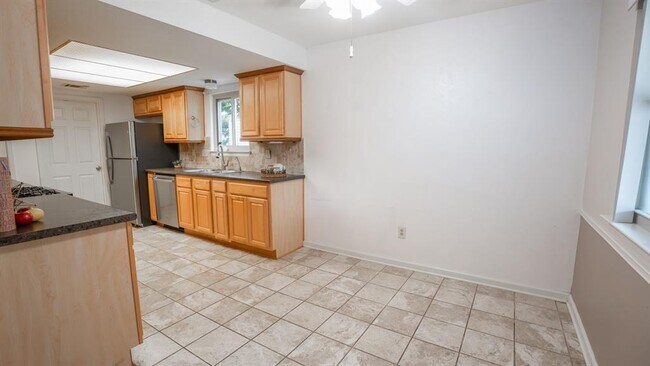 Building Photo - 11606 Parkfield Dr