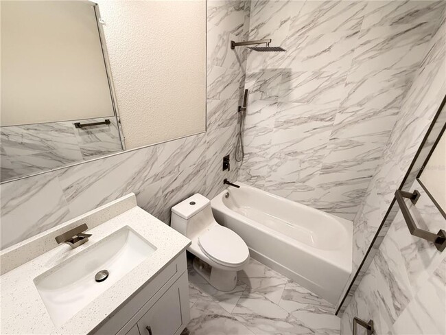 Building Photo - 21 Rosepetal Ln