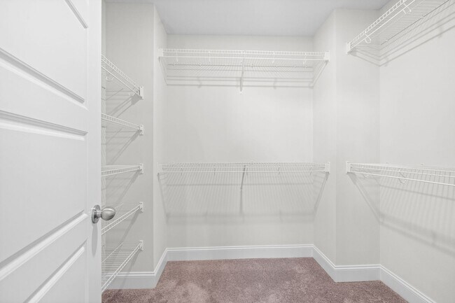 Building Photo - Pet Friendly Three Bedroom!