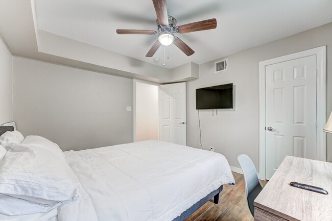 Building Photo - 2720 Truxillo St