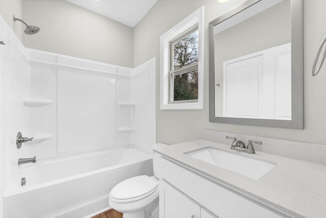 Building Photo - 420 S 2nd St