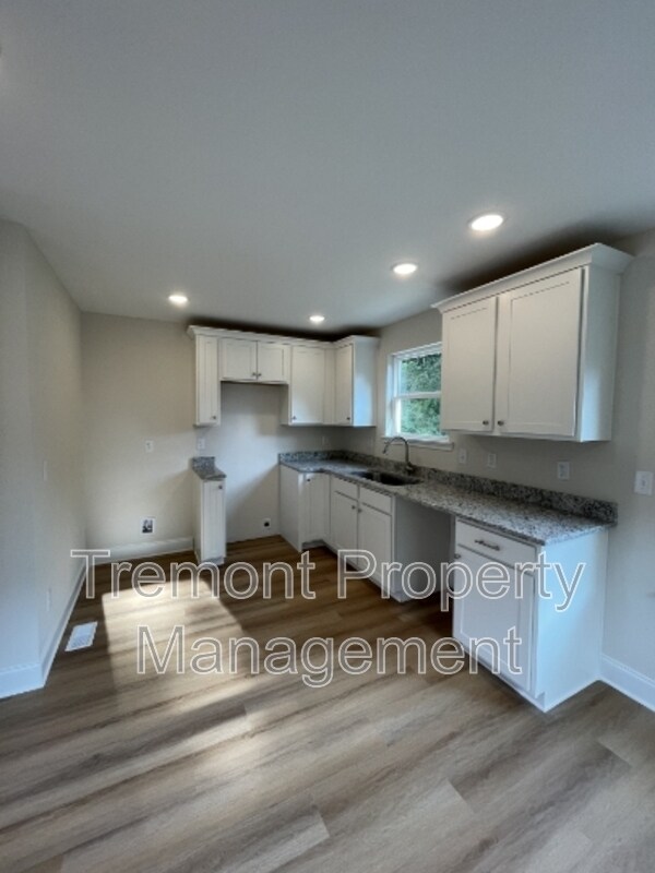 Building Photo - 4314 15th Ave