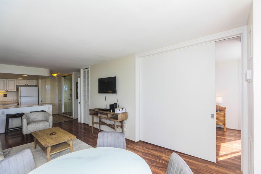 Building Photo - 1765 Ala Moana Blvd