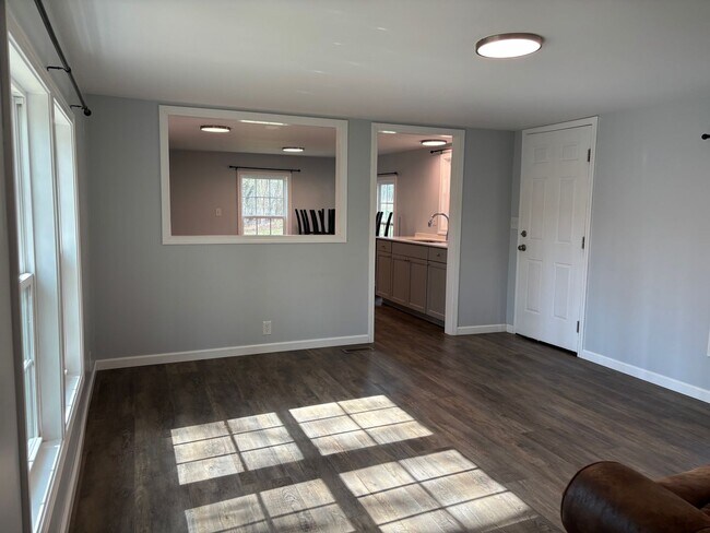 Building Photo - 2 BED, 1 BATH MOBILE HOME IN RANDLEMAN