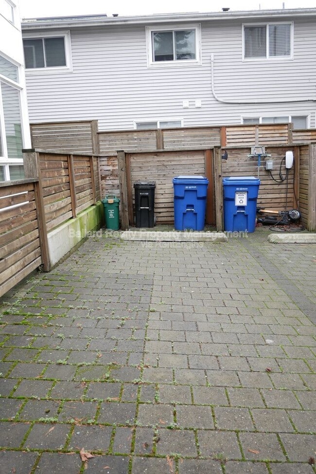 Building Photo - 2444 NW 64th St