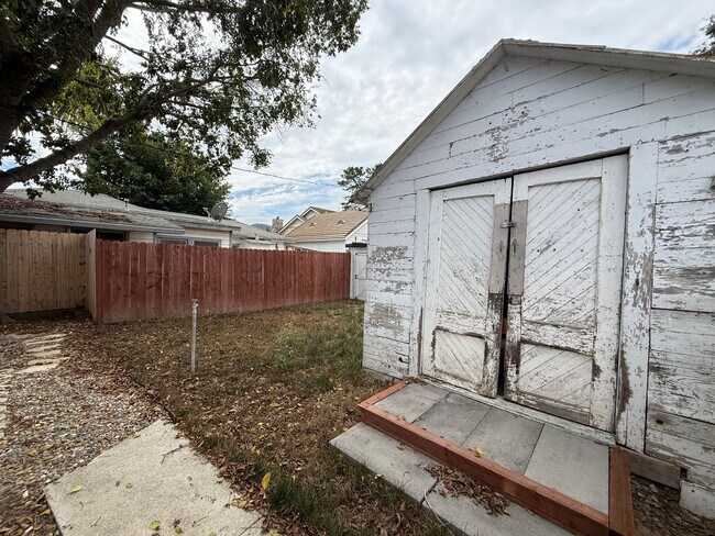 Building Photo - W20500