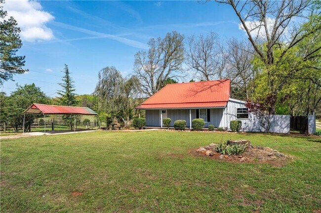 Building Photo - 2656 Jackson Trail Rd