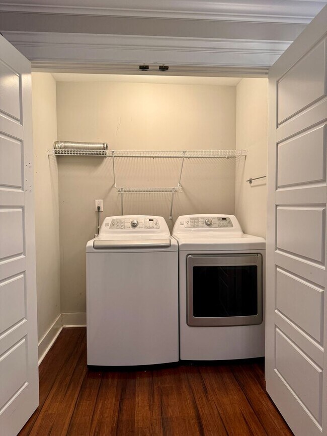 Building Photo - 6477 Olin Ln