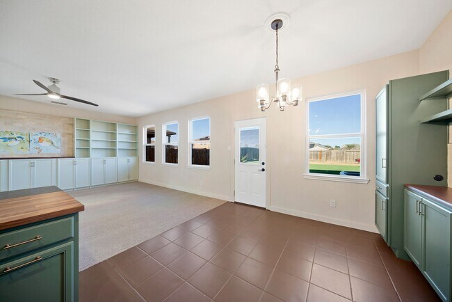 Building Photo - 12241 Cashton