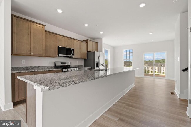 Building Photo - 7736 Meander Ct S