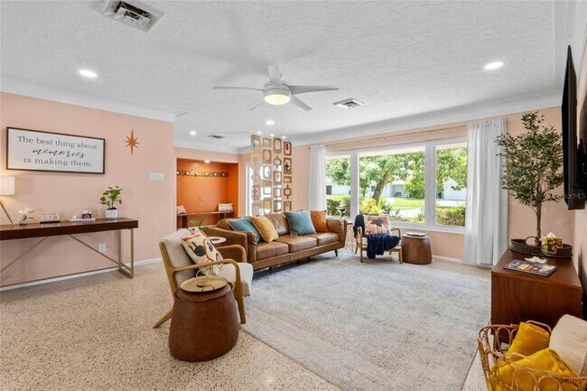 Building Photo - 7739 Westmoreland Dr