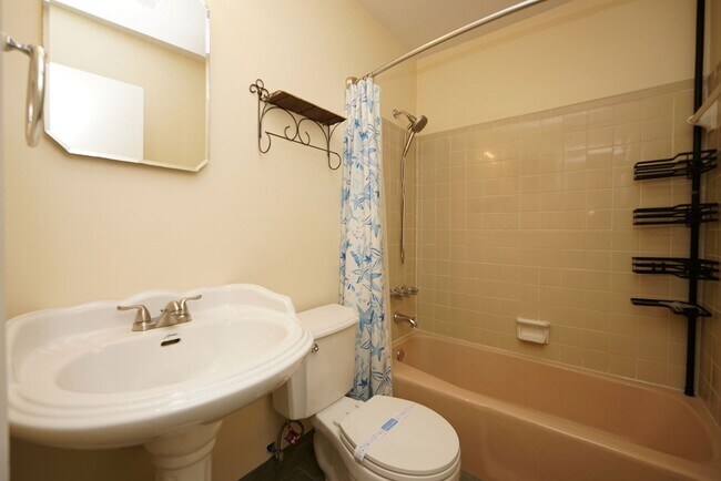 Building Photo - 418 Bullock Blvd