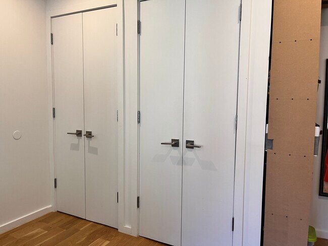 Building Photo - 311 Hart St