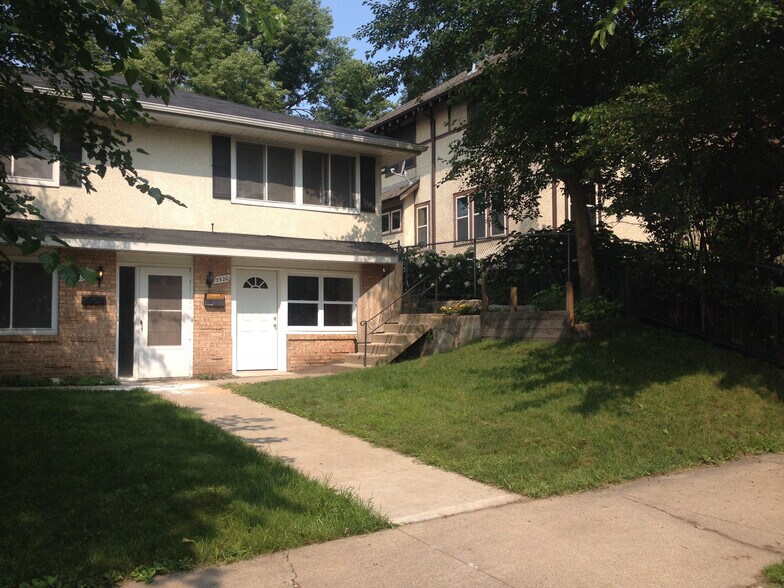 Entrance on left - 3522 Holmes Ave