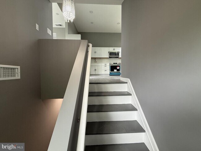 Building Photo - 178 Crosswicks Rd