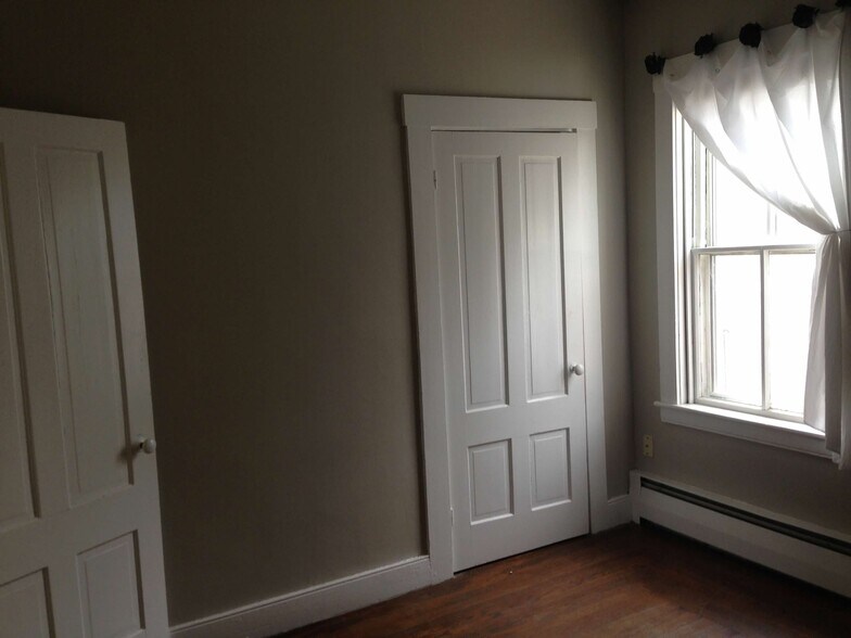Bedroom 3 - 69 Franklin St