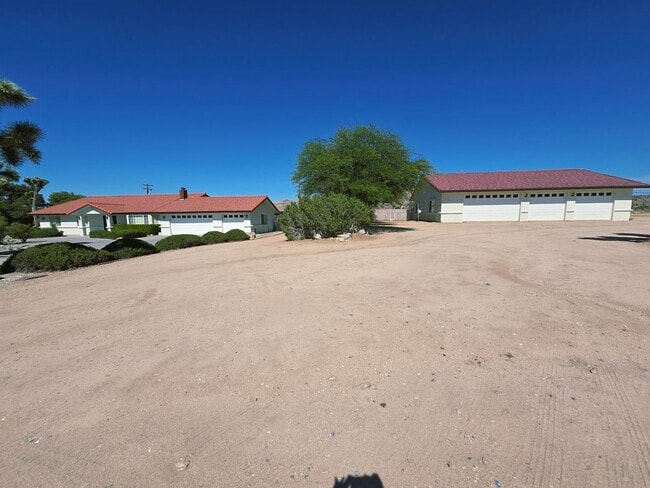 Building Photo - 9039 Hermosa Ave