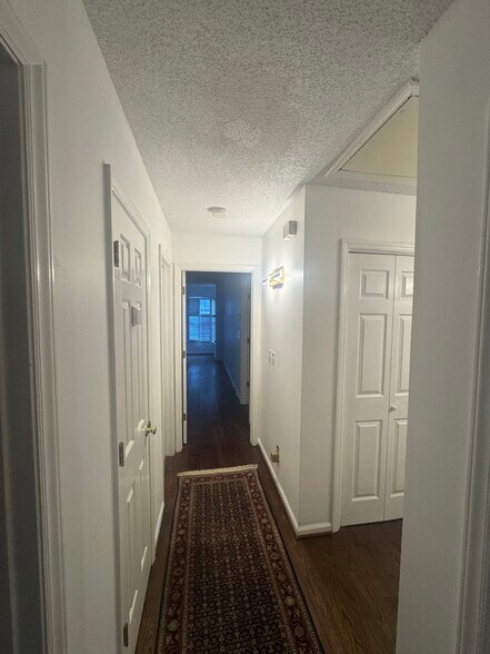 Building Photo - 3331 Coachmans Way