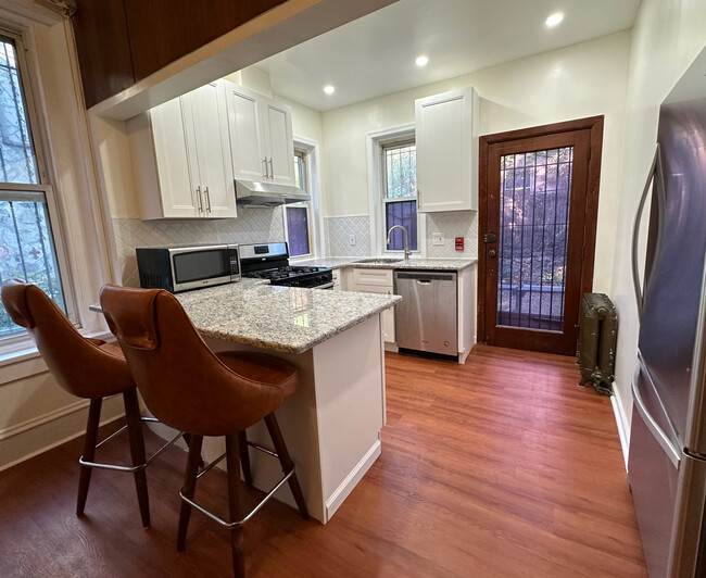 Kitchen & Door to back yard - 3615 Baring St