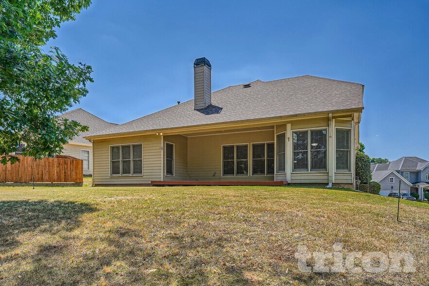 Building Photo - 4153 Ashland Cir