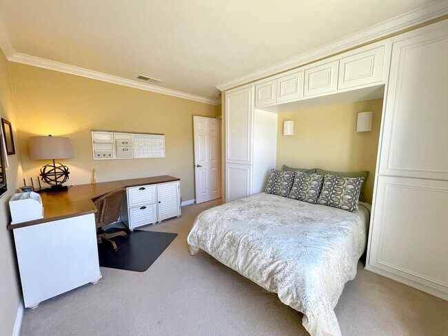 Building Photo - FULLY FURNISHED | Hollywood Beach | Oxnard | 3Bed + 2Bath