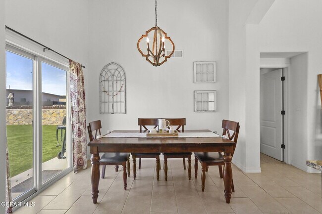 Building Photo - 14828 Tierra Escape Ave