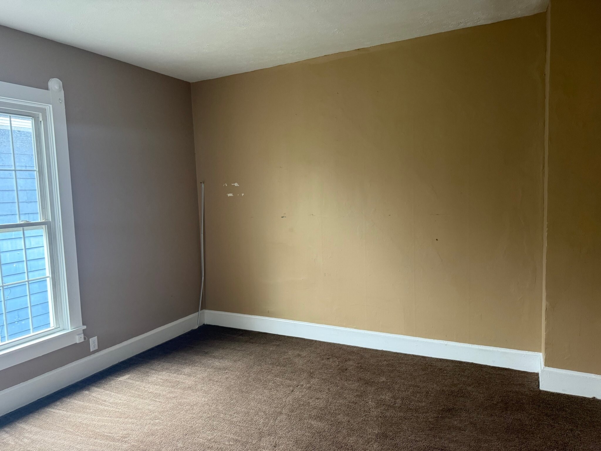 Building Photo - 415 S 13th St