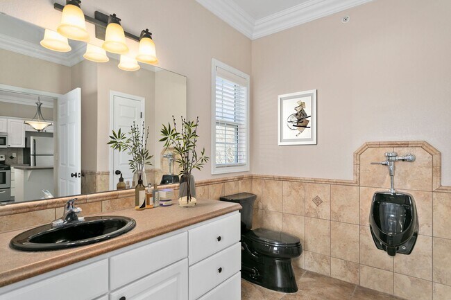 Building Photo - At Last, This Is What You've Been Searching For!!!