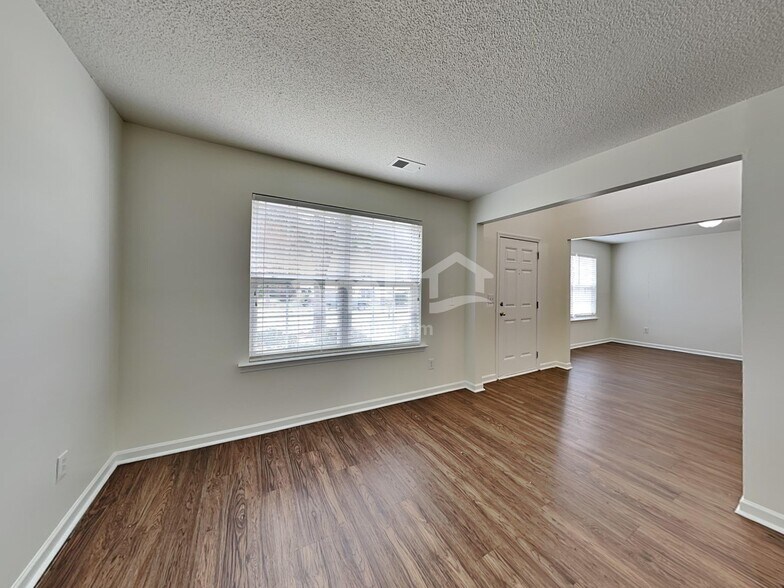 Building Photo - 520 Dogwood Creek Pl