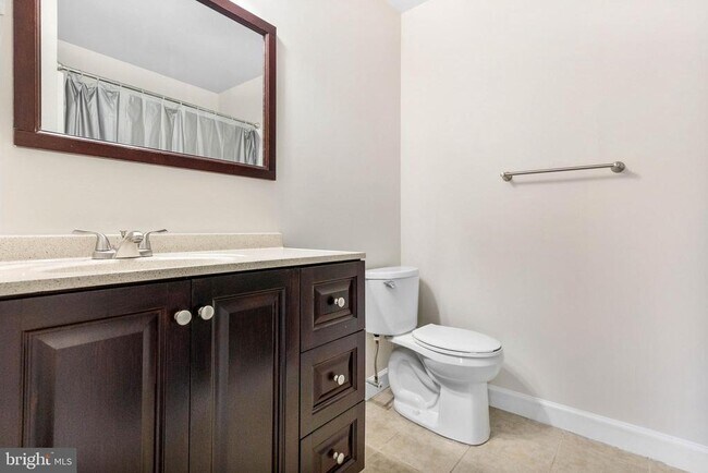 Building Photo - 303 Kidwelly Ct