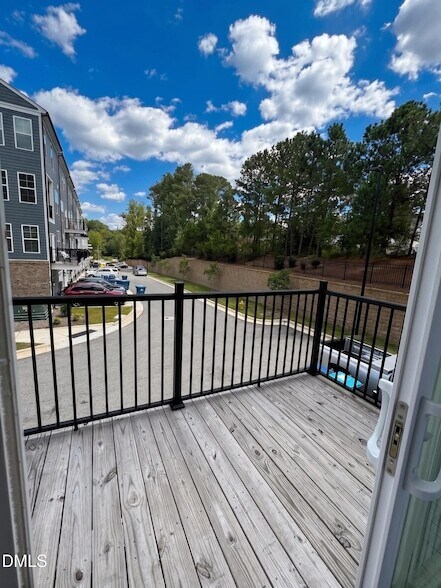 Building Photo - 602 Market Grove Dr
