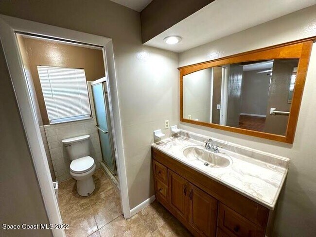 Building Photo - 1660 Neptune Dr