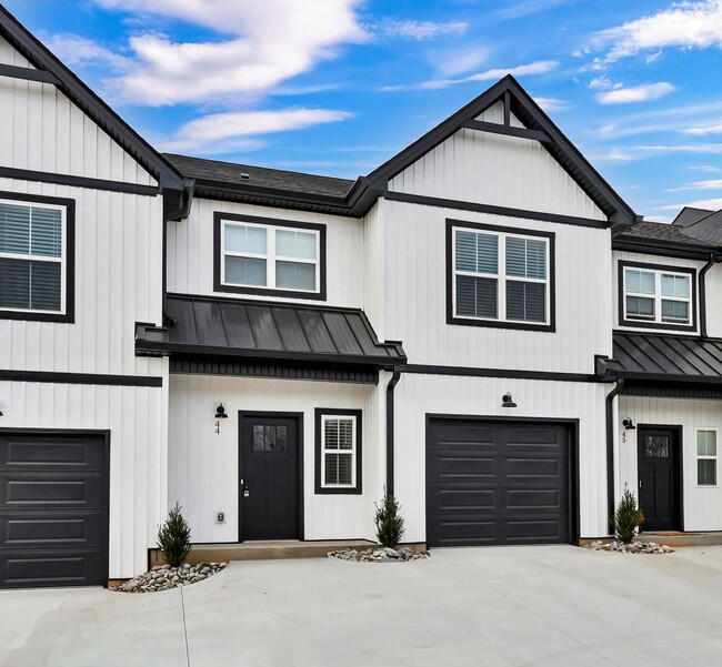 Building Photo - 166 Sango Dr